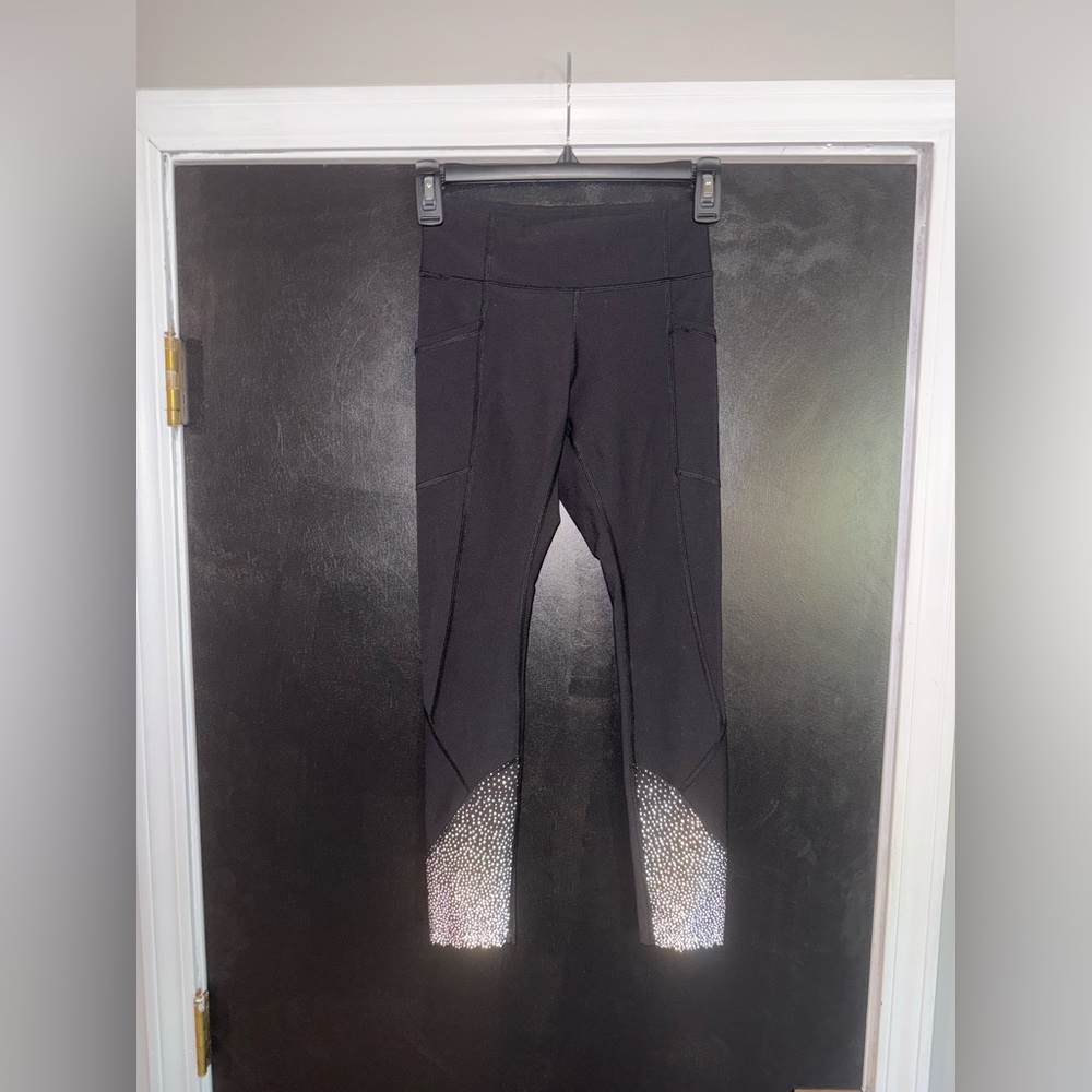 Lululemon Black Leggings w/ Pockets & Gray Accents